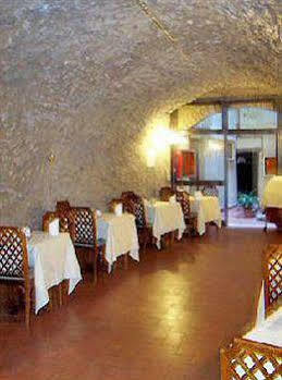 Teatro Di Pompeo 3* Roma